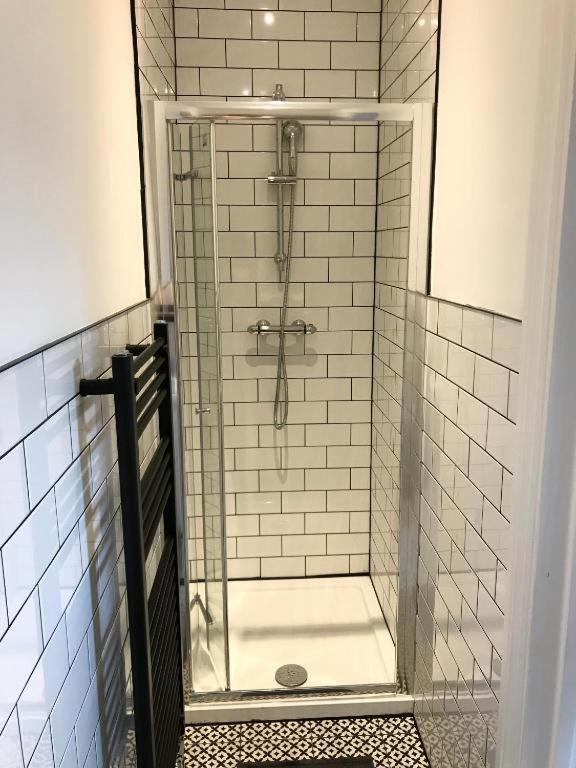 2 Bed 2 Bath & Terrace Brighton