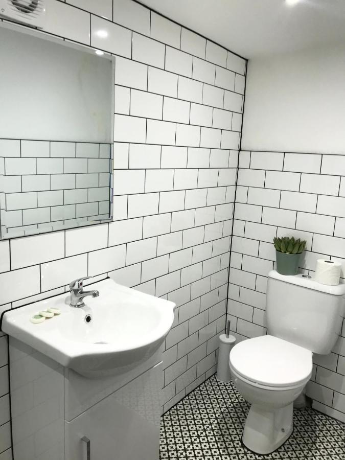 2 Bed 2 Bath & Terrace Holiday home *