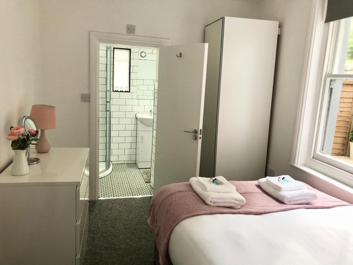 2 Bed 2 Bath & Terrace Hébergement de vacances Hove